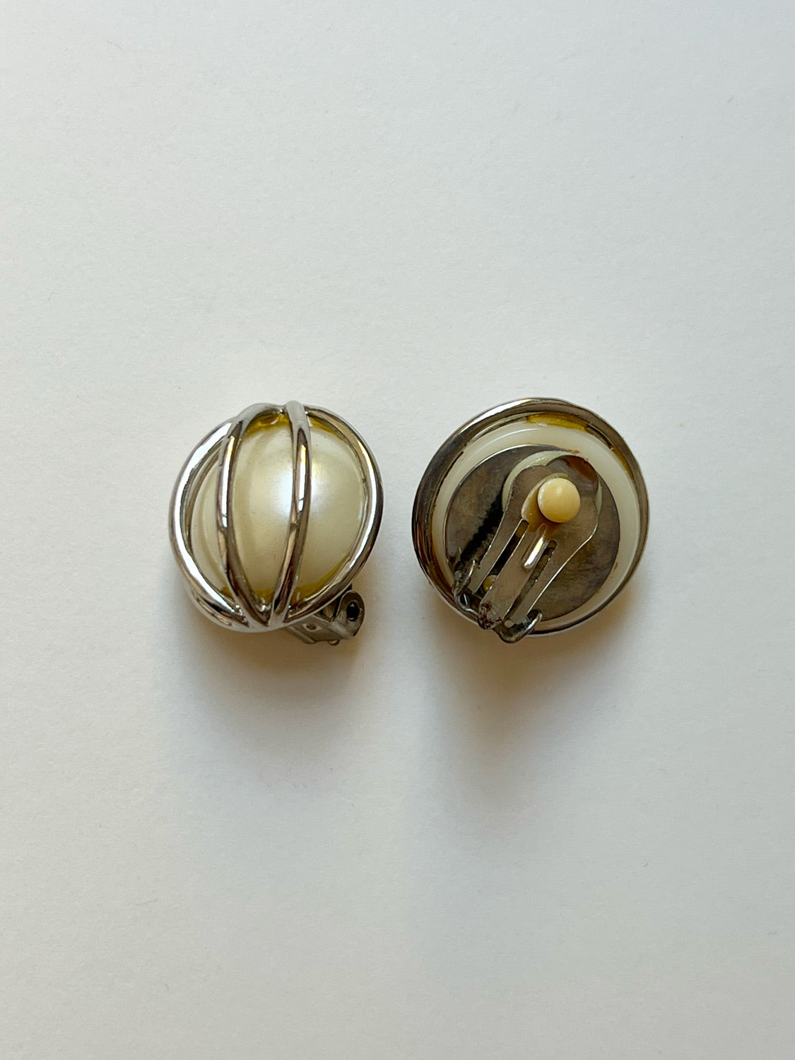 Balloon Pearl Clip-Ons (Vintage)