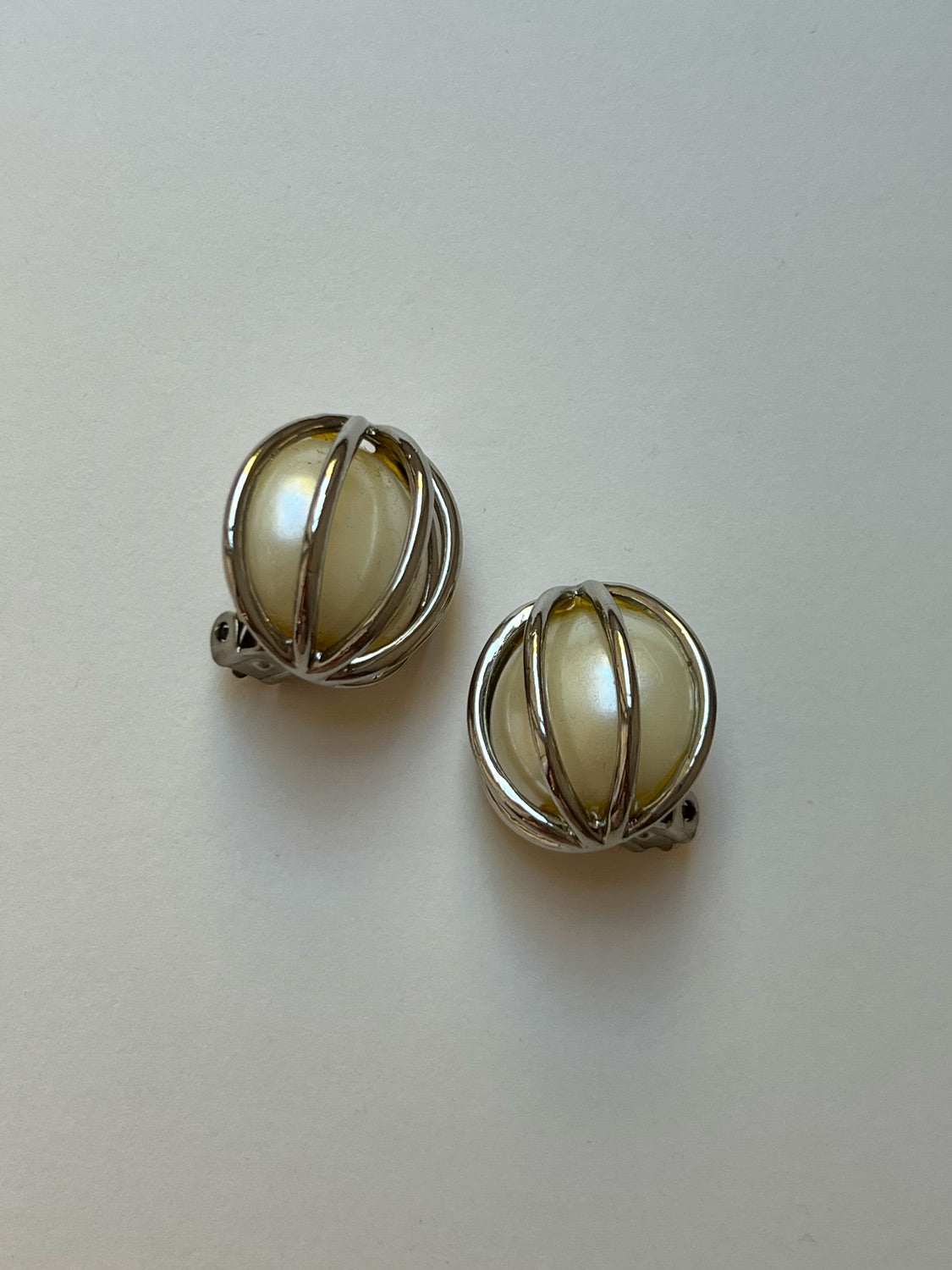 Balloon Pearl Clip Ons  Vintage 3