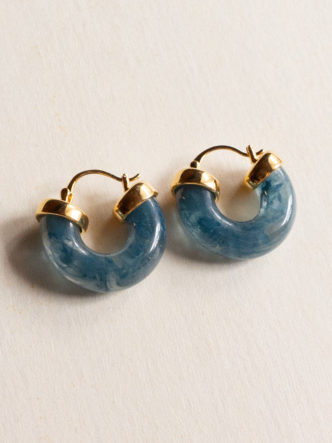 Chic Round Resin Hoops - Blue