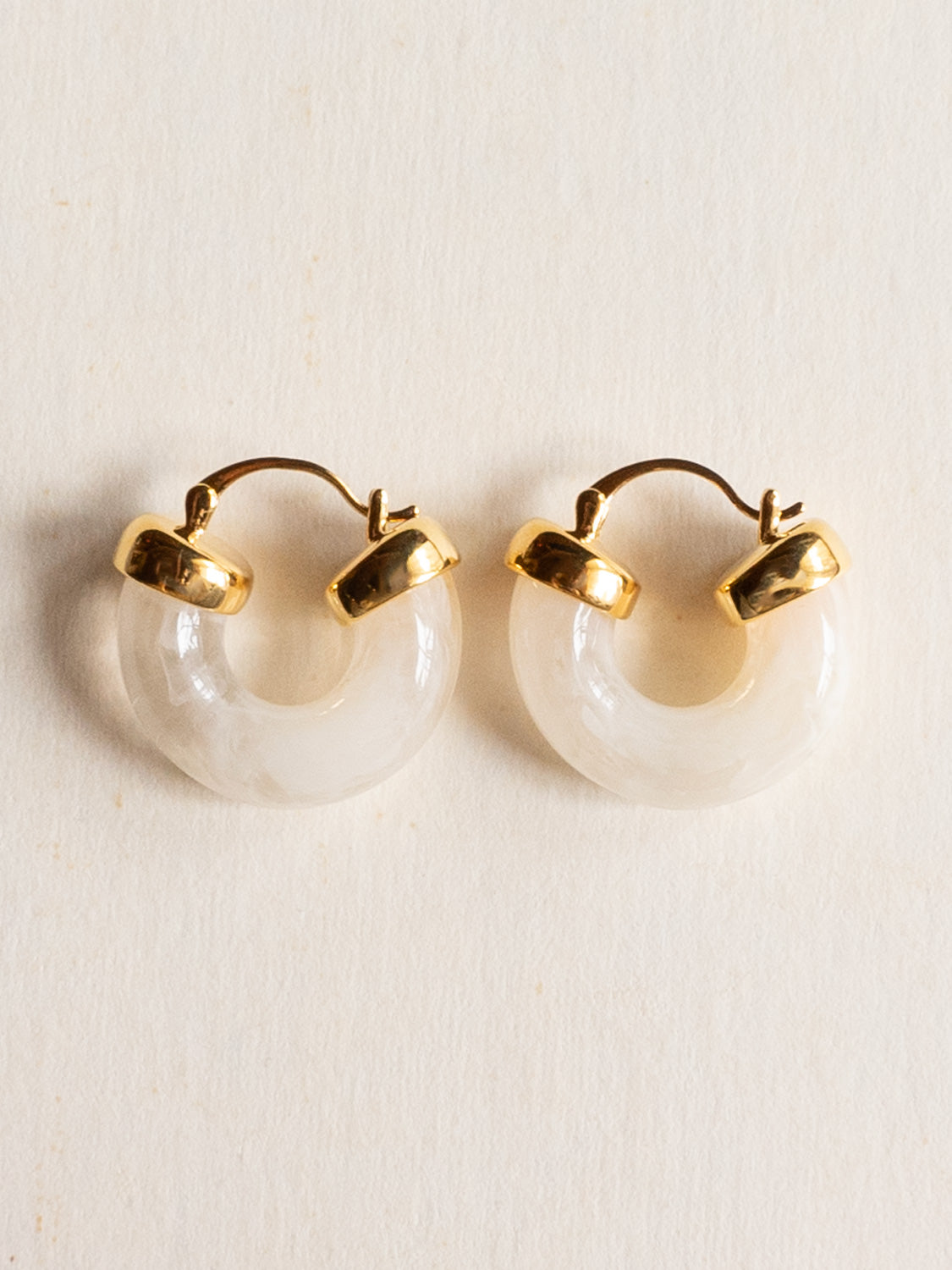 Chic Round Resin Hoops - Milk