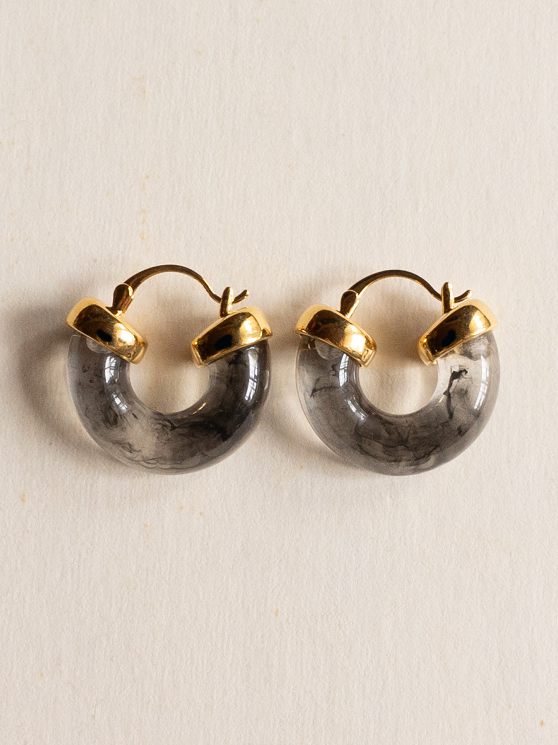 Chic Round Resin Hoops - Smoke
