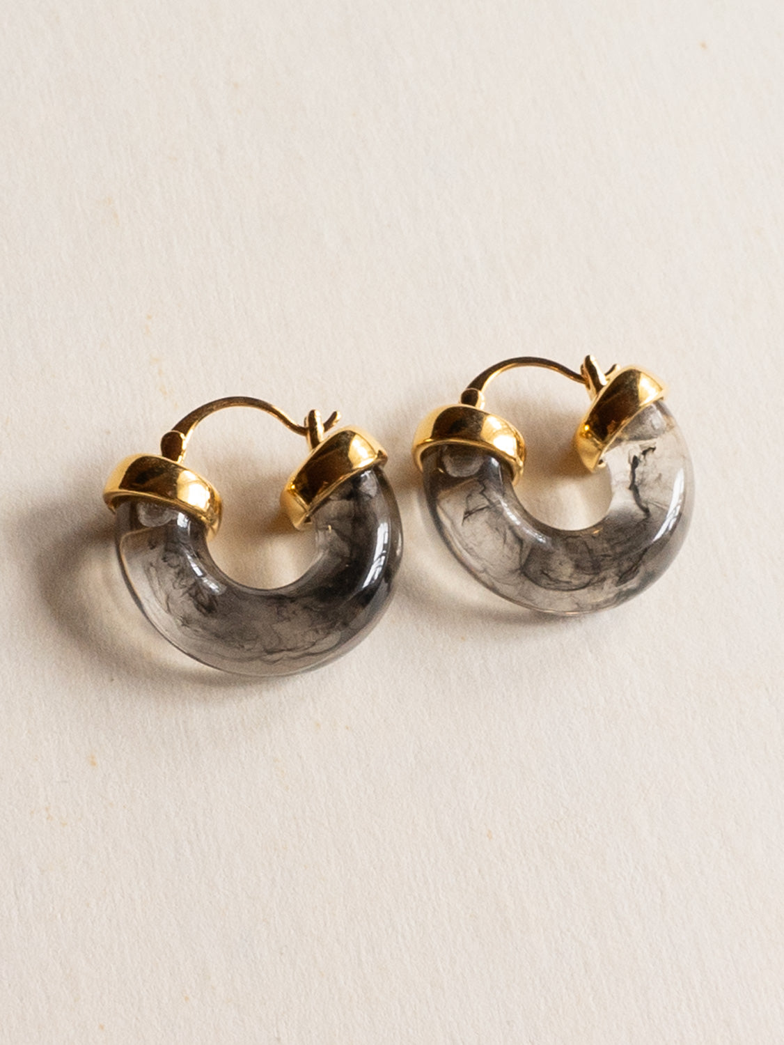 Chic Round Resin Hoops - Smoke