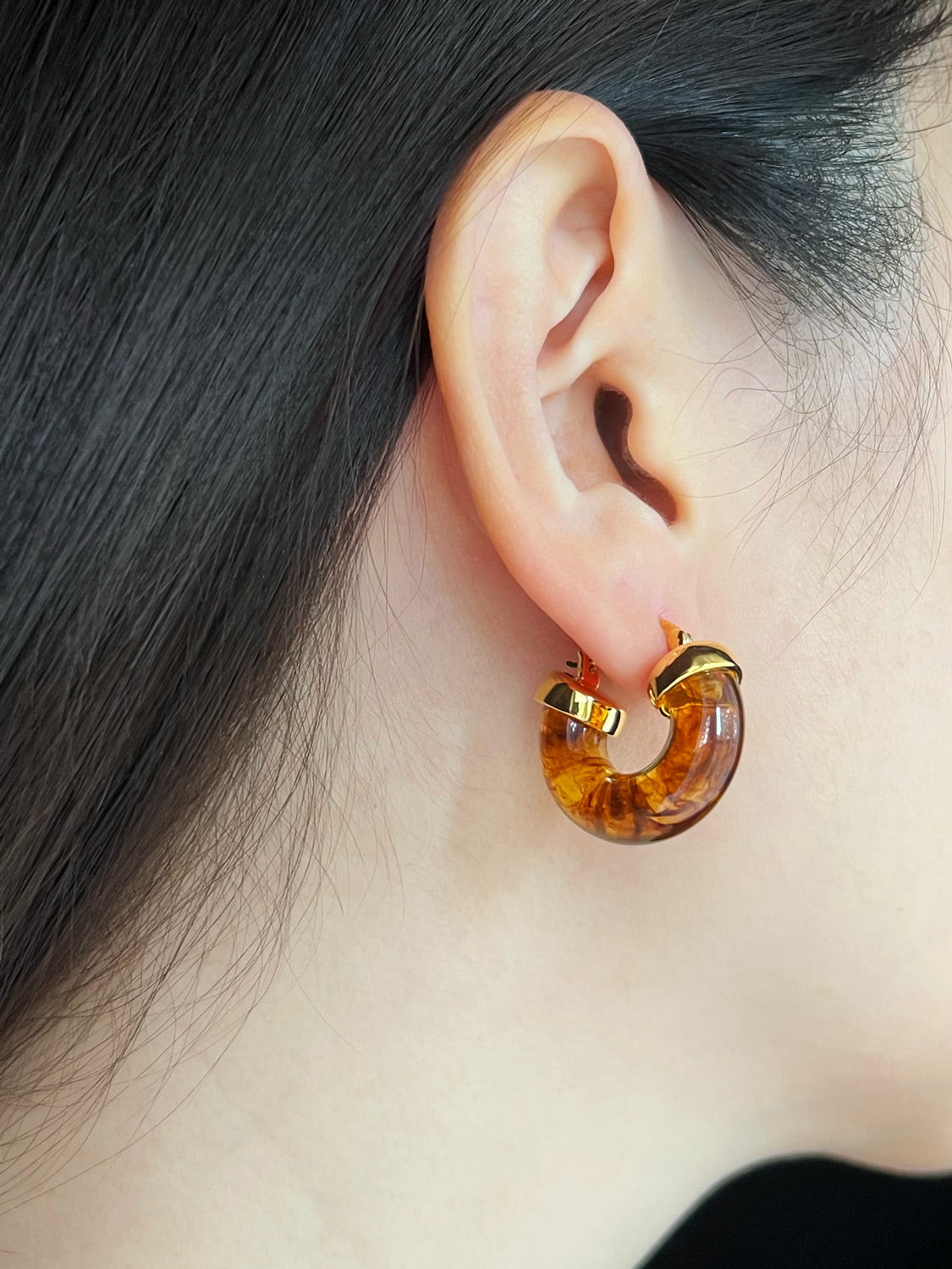 Chic Round Resin Hoops - Tea