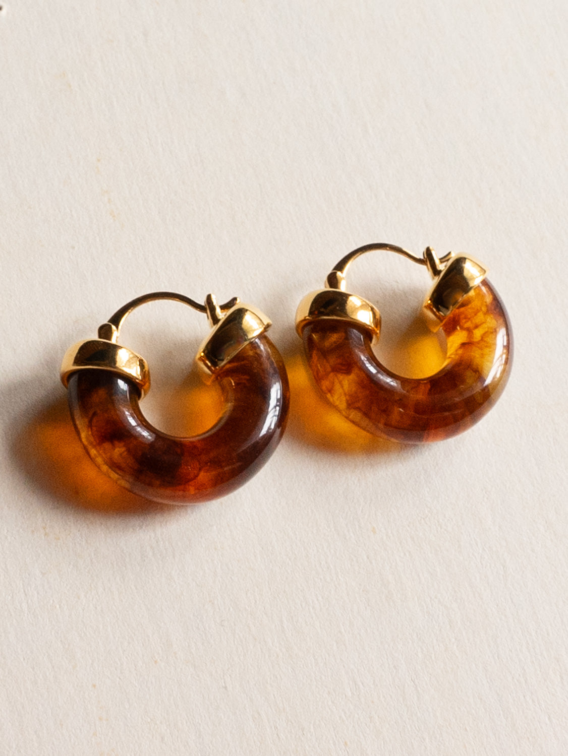 Chic Round Resin Hoops - Tea