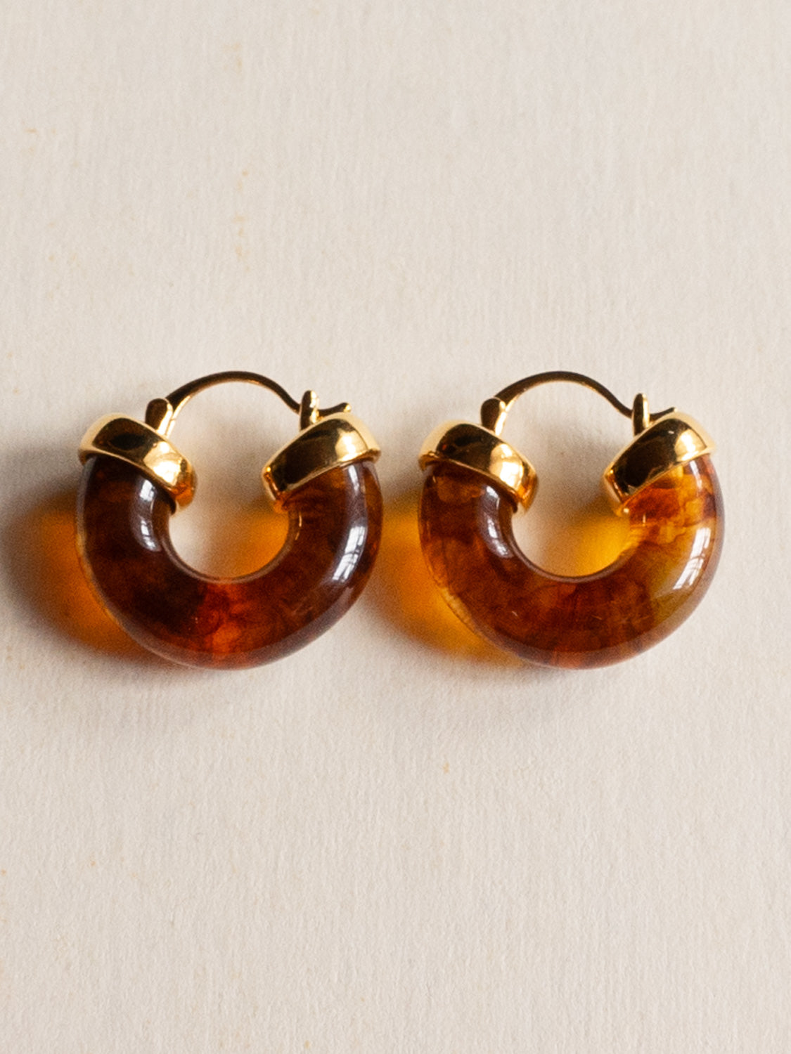 Chic Round Resin Hoops - Tea
