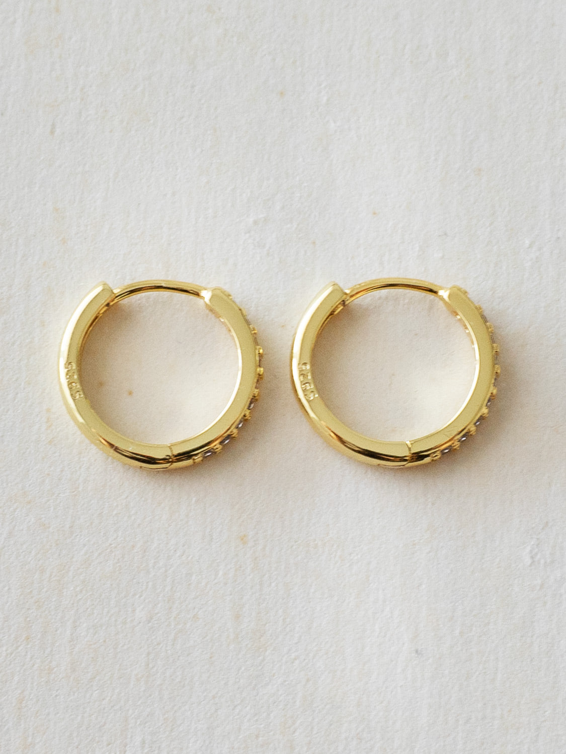 Classic Pave Huggies, S925 - Gold (1.6cm)