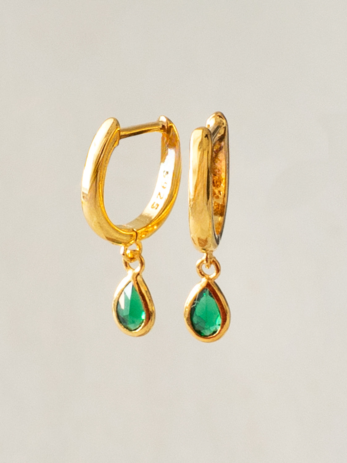 Classic Teardrop Huggies, S925 - Emerald Green, Gold