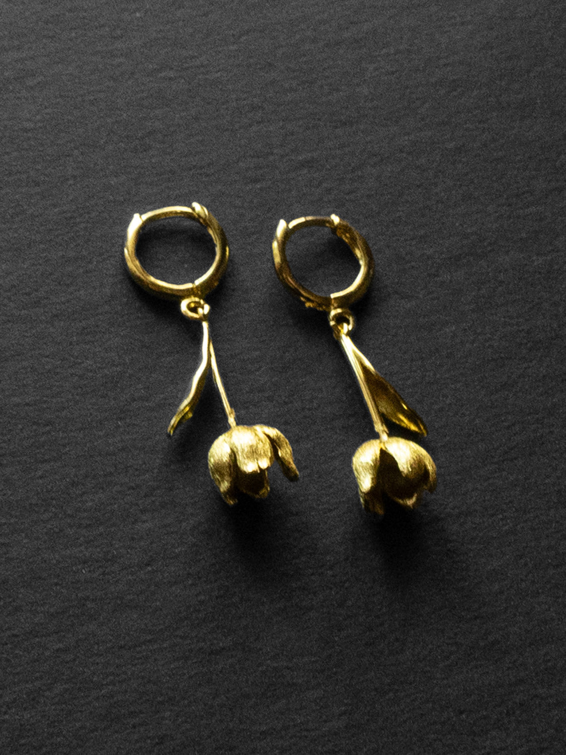 Flower Dangle Huggies   Gold3