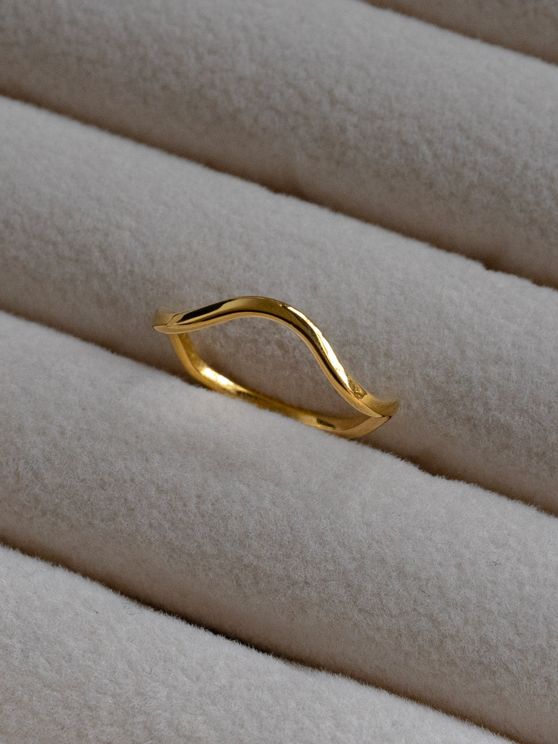 Thin Wave Ring, Stainless Steel - Gold