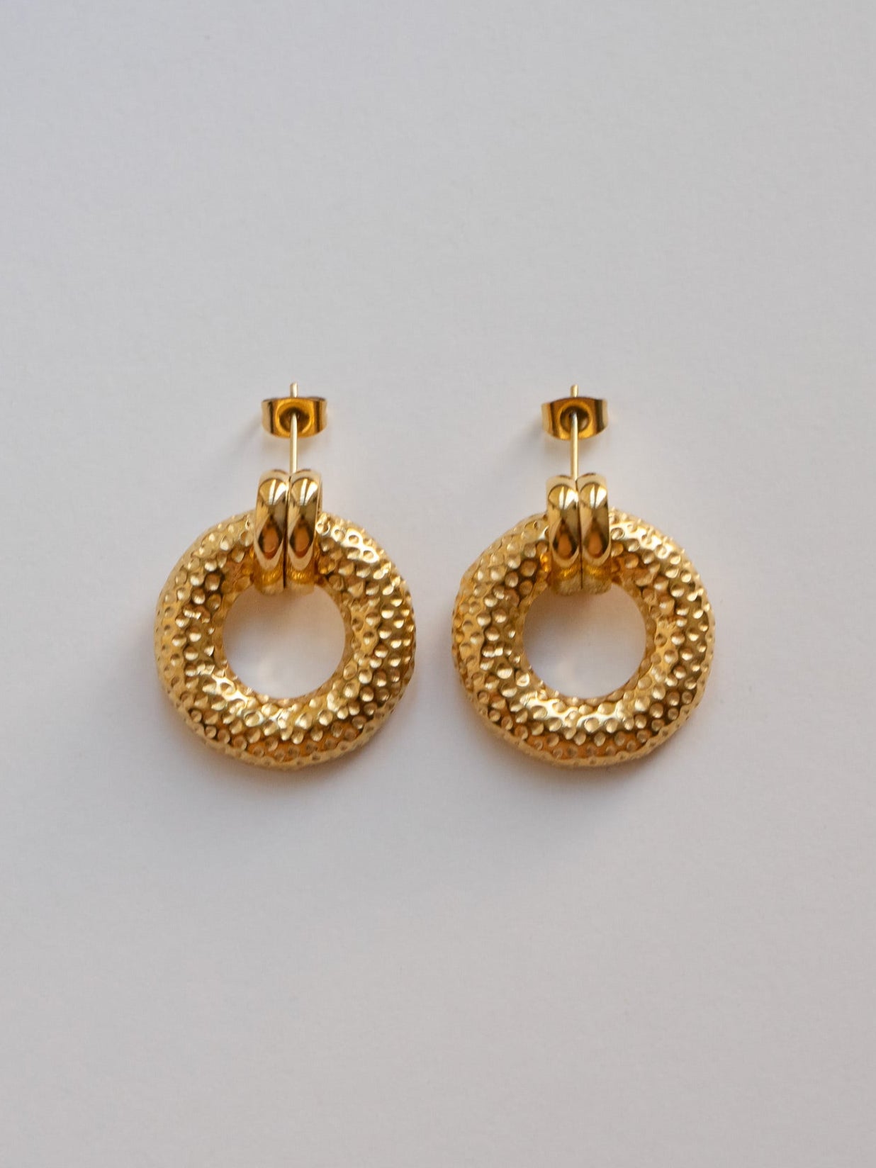 gold donut earrings2