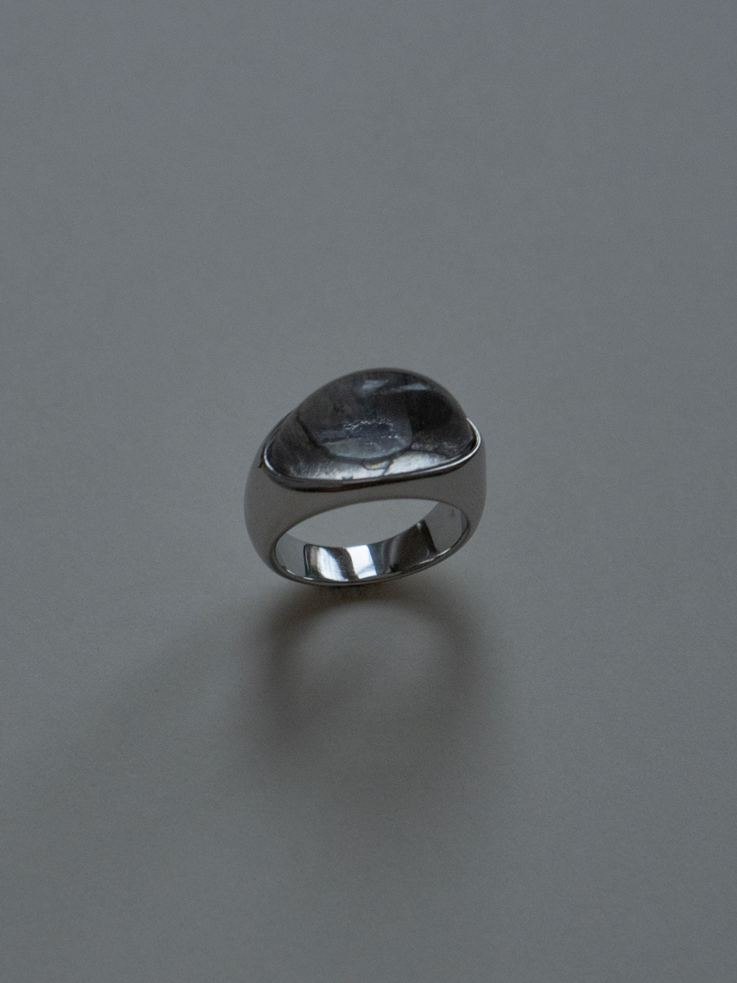 lucite ring silver1