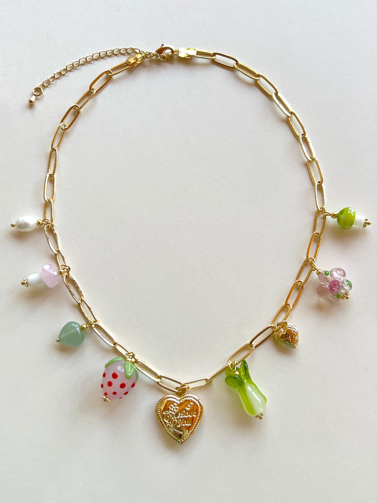 pink strawb necklace2