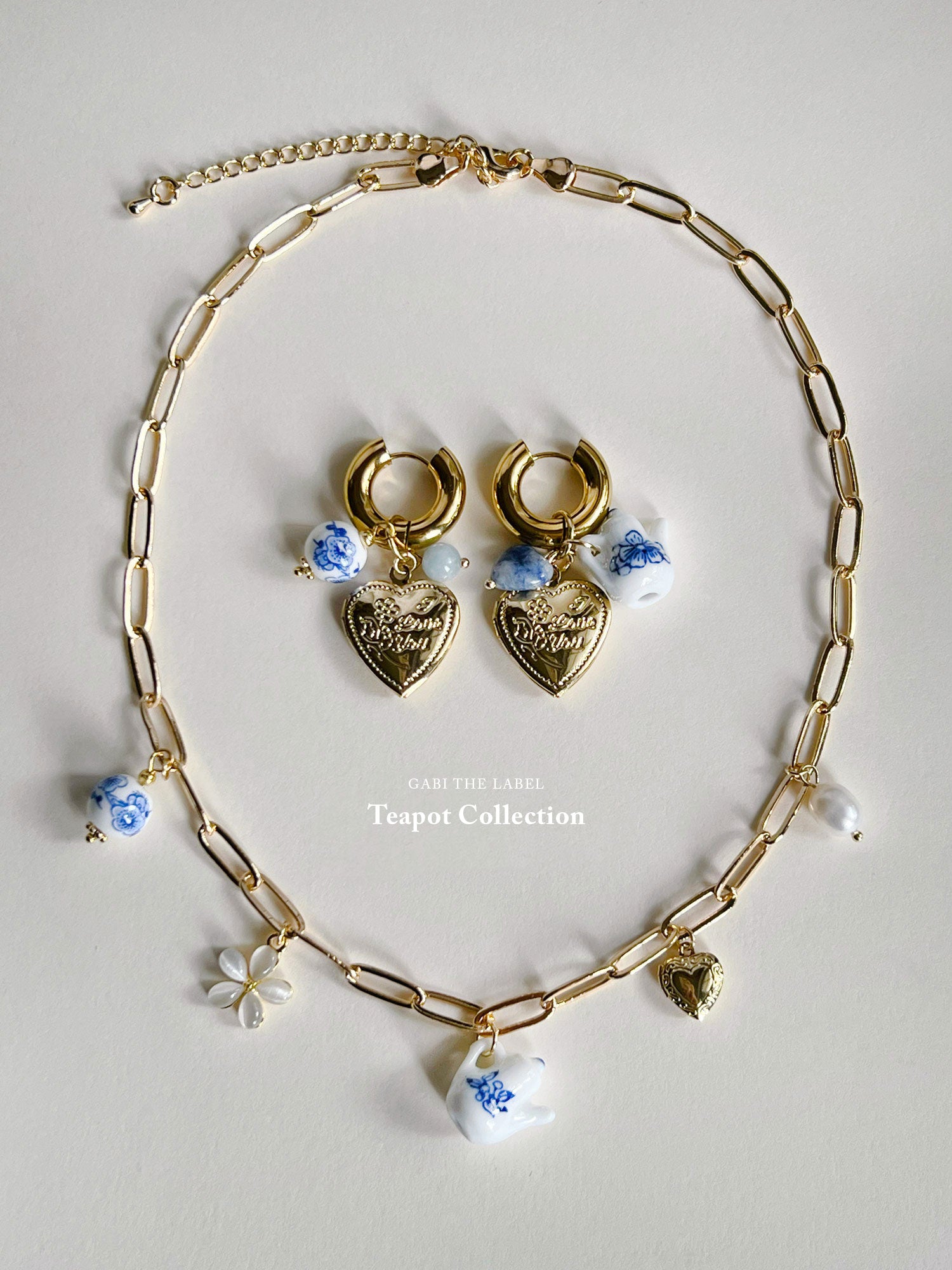 Collier de charme éclectique - Théière en céramique