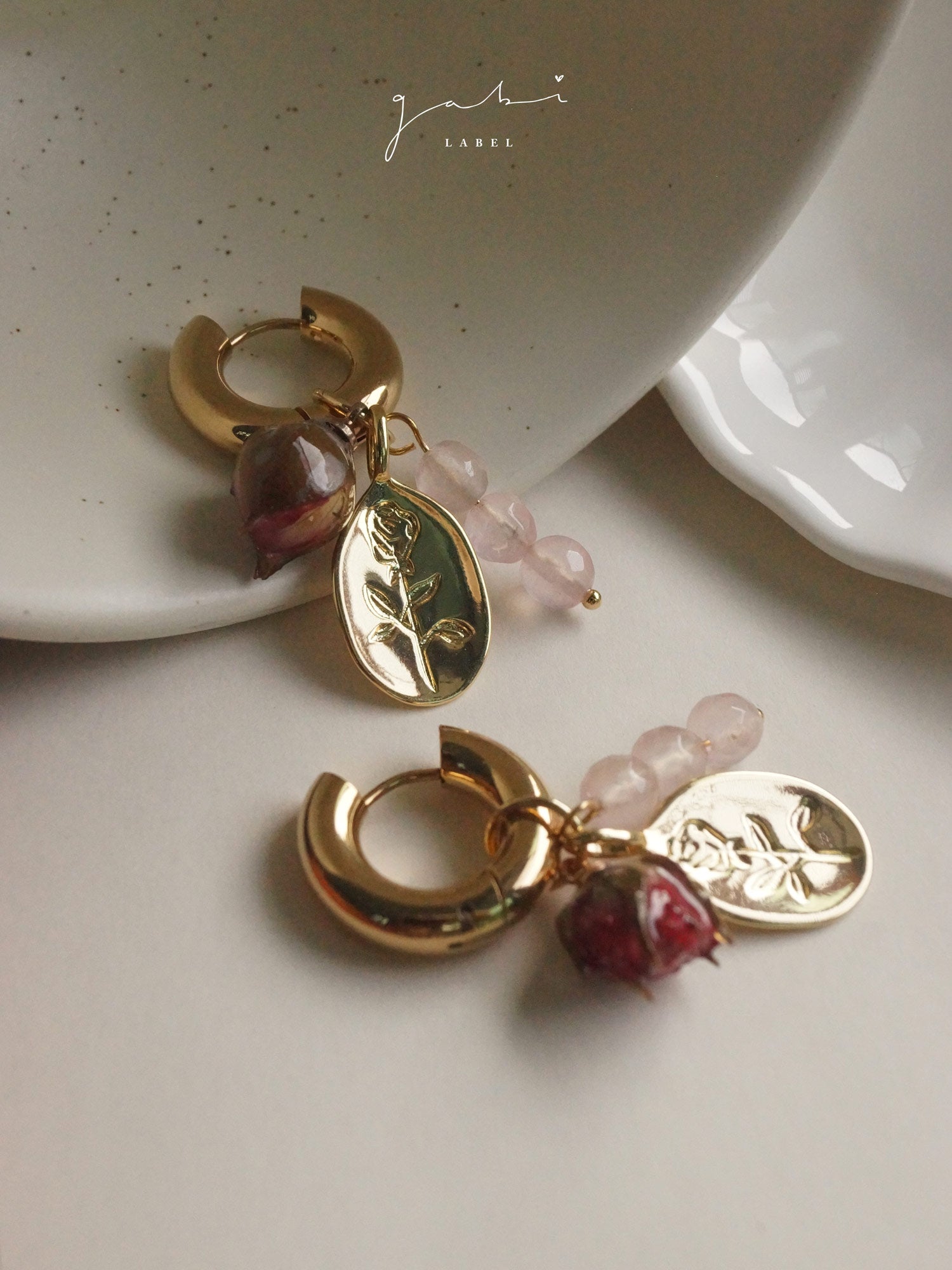 Boucles d'oreilles créoles épaisses lettre d'amour de roses