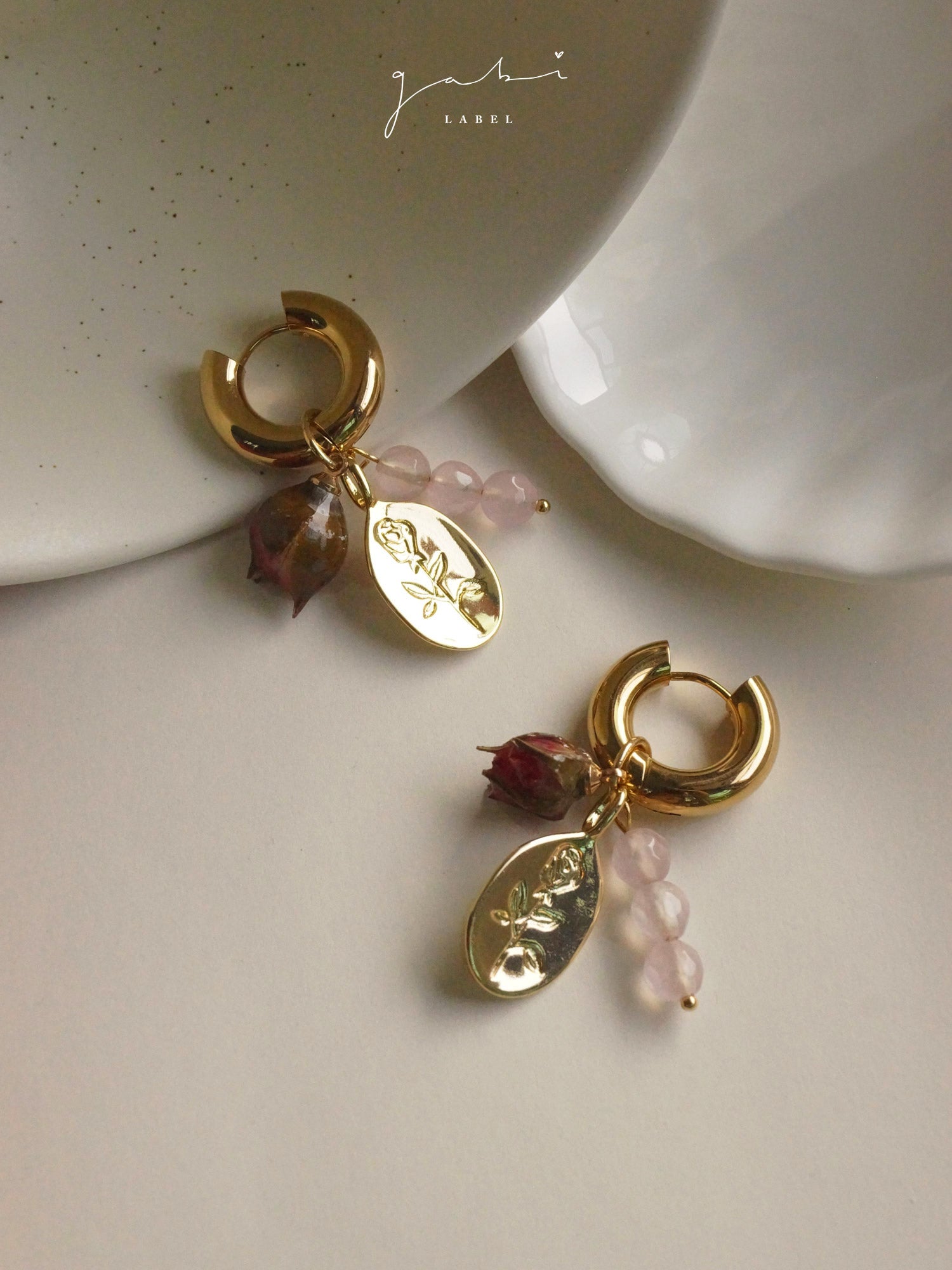 Boucles d'oreilles créoles épaisses lettre d'amour de roses