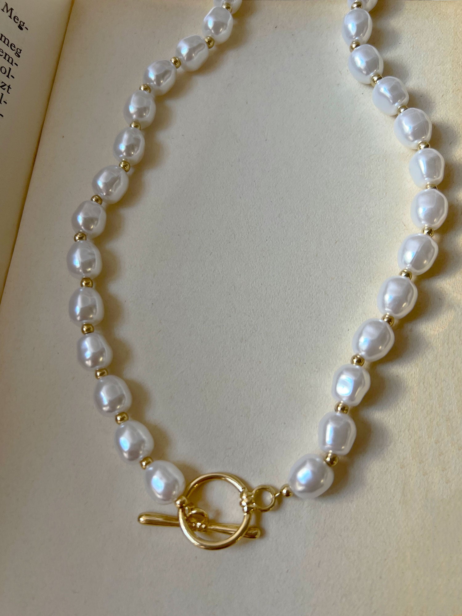 Baroque Faux Pearl Necklace