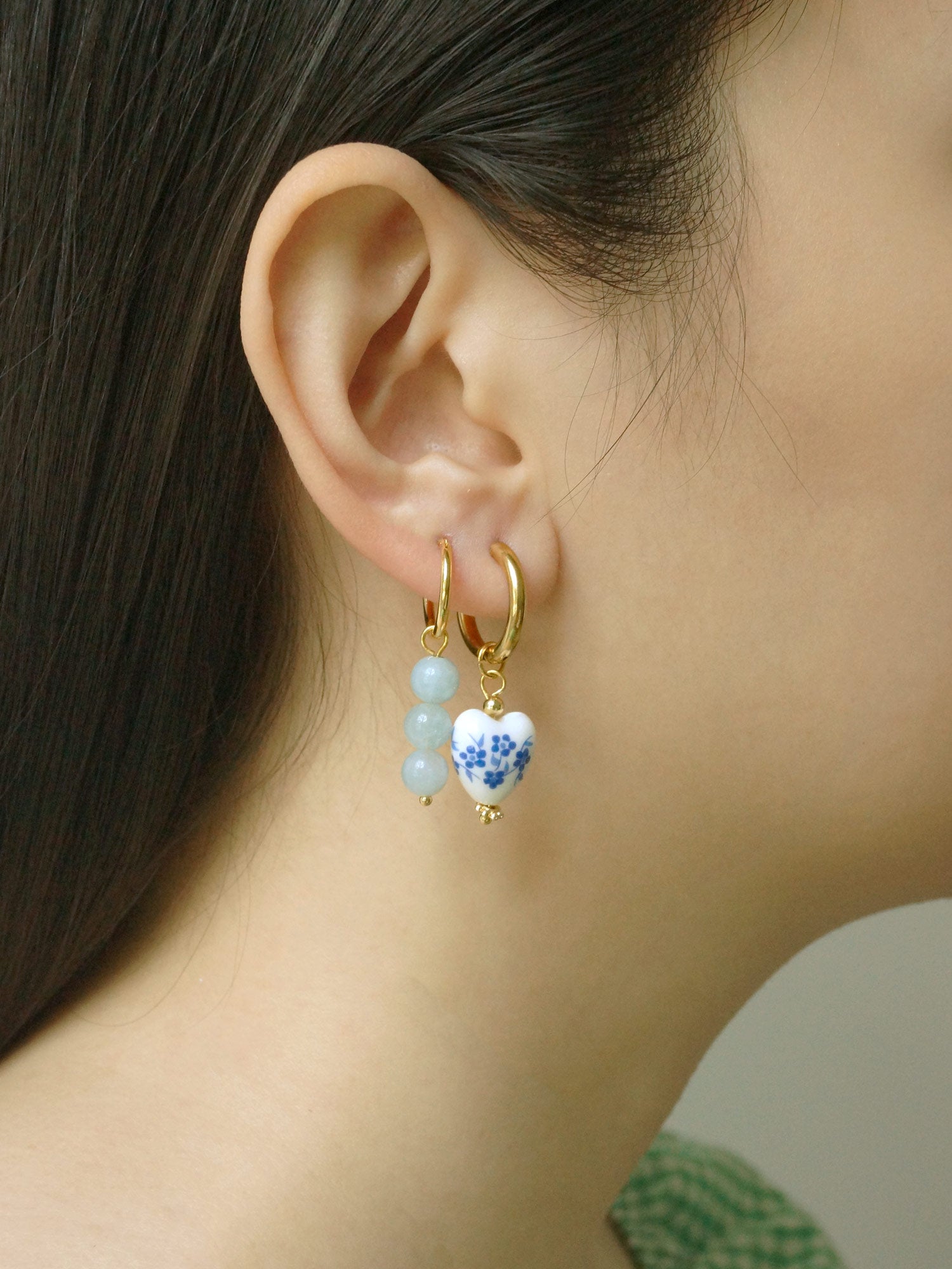 Boucles d'oreilles créoles en forme de cœur en céramique - Bleu