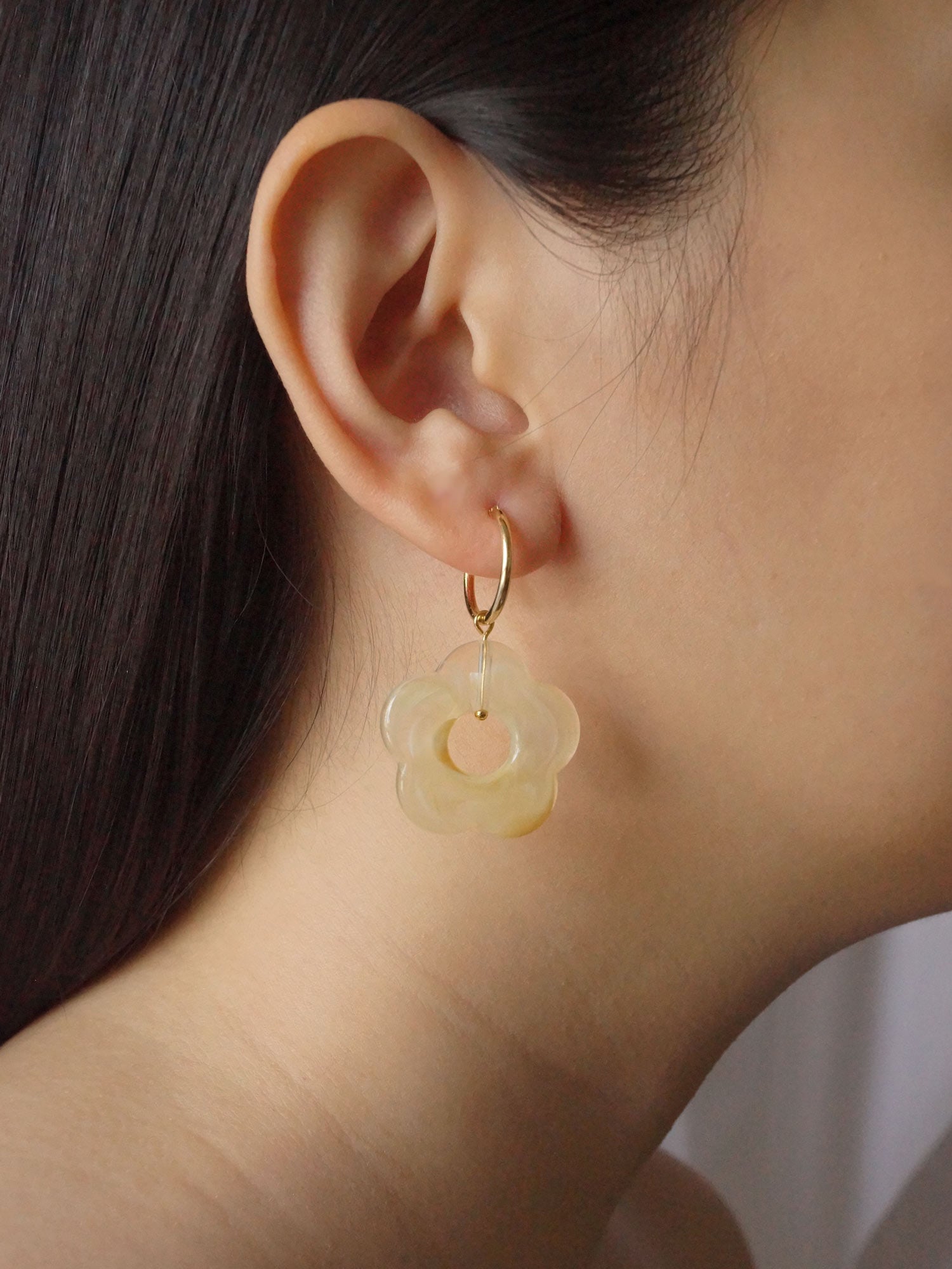 Little Flower Hoops - Marbled Oat *18K Gold-plated