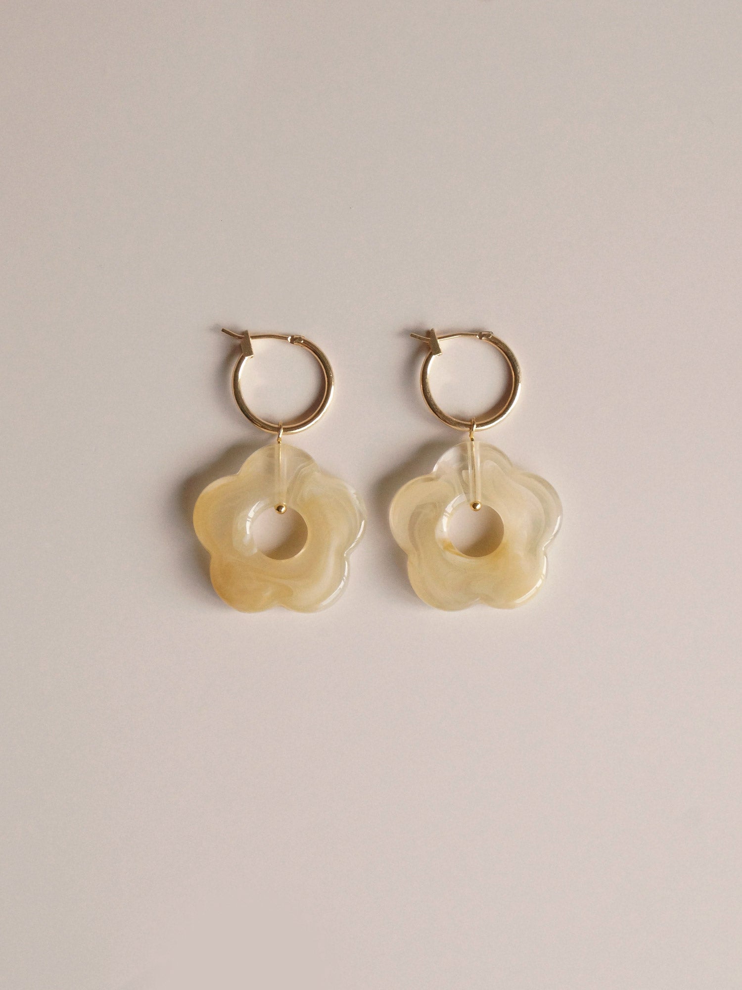 Little Flower Hoops - Marbled Oat *18K Gold-plated