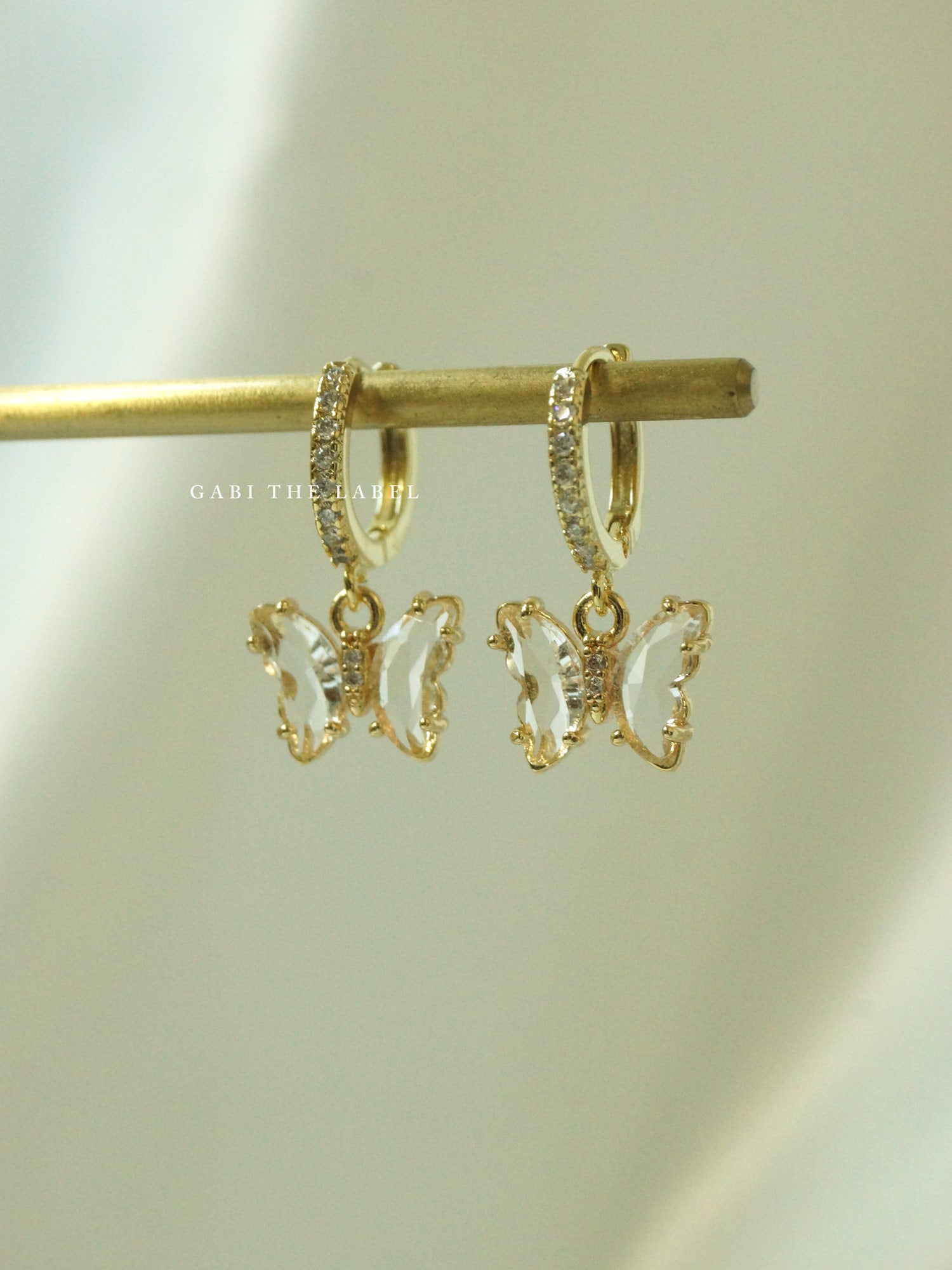 butterfly huggies clear2 logo