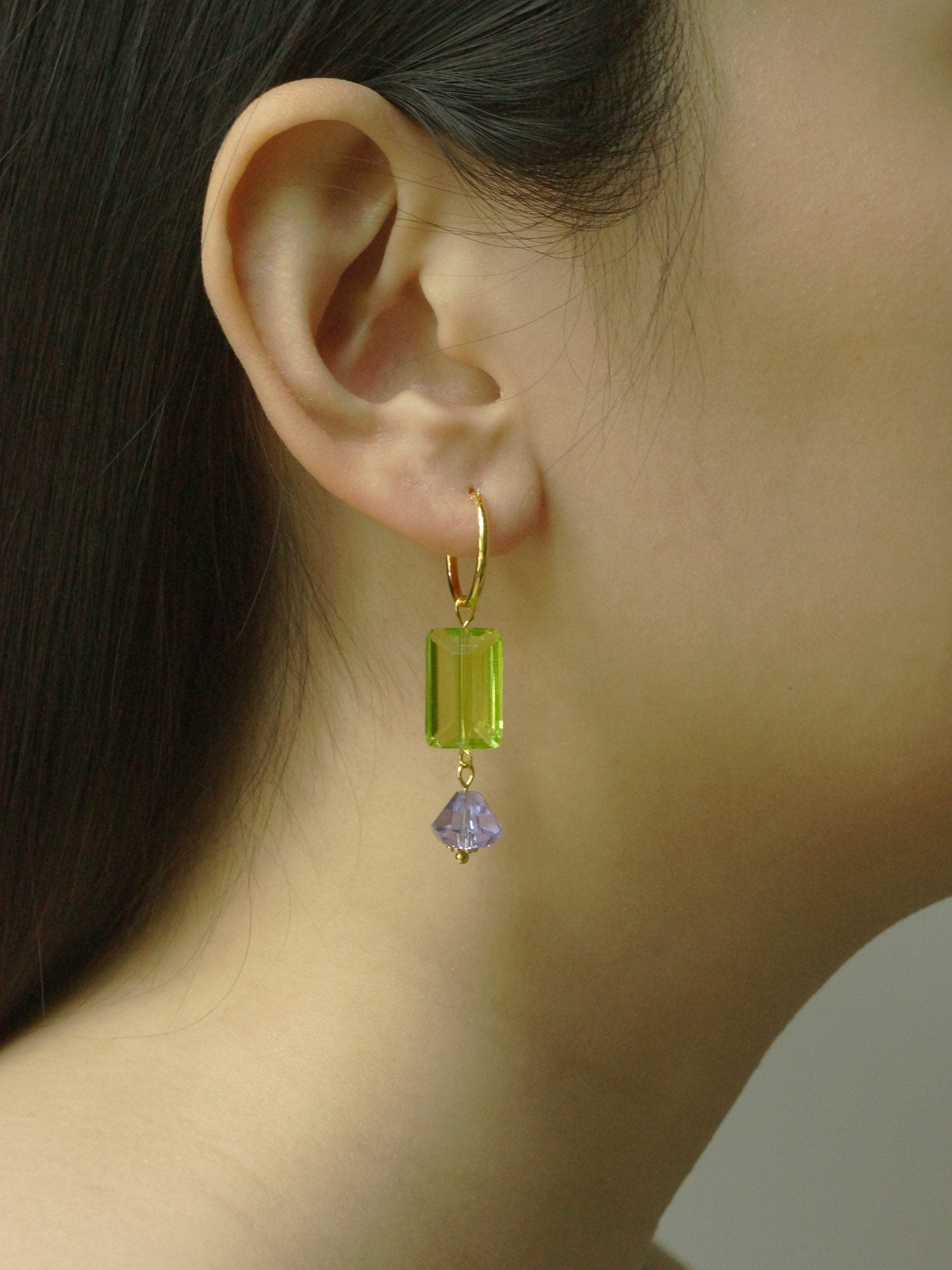 Boucles d'oreilles créoles en cristal de verre coloré