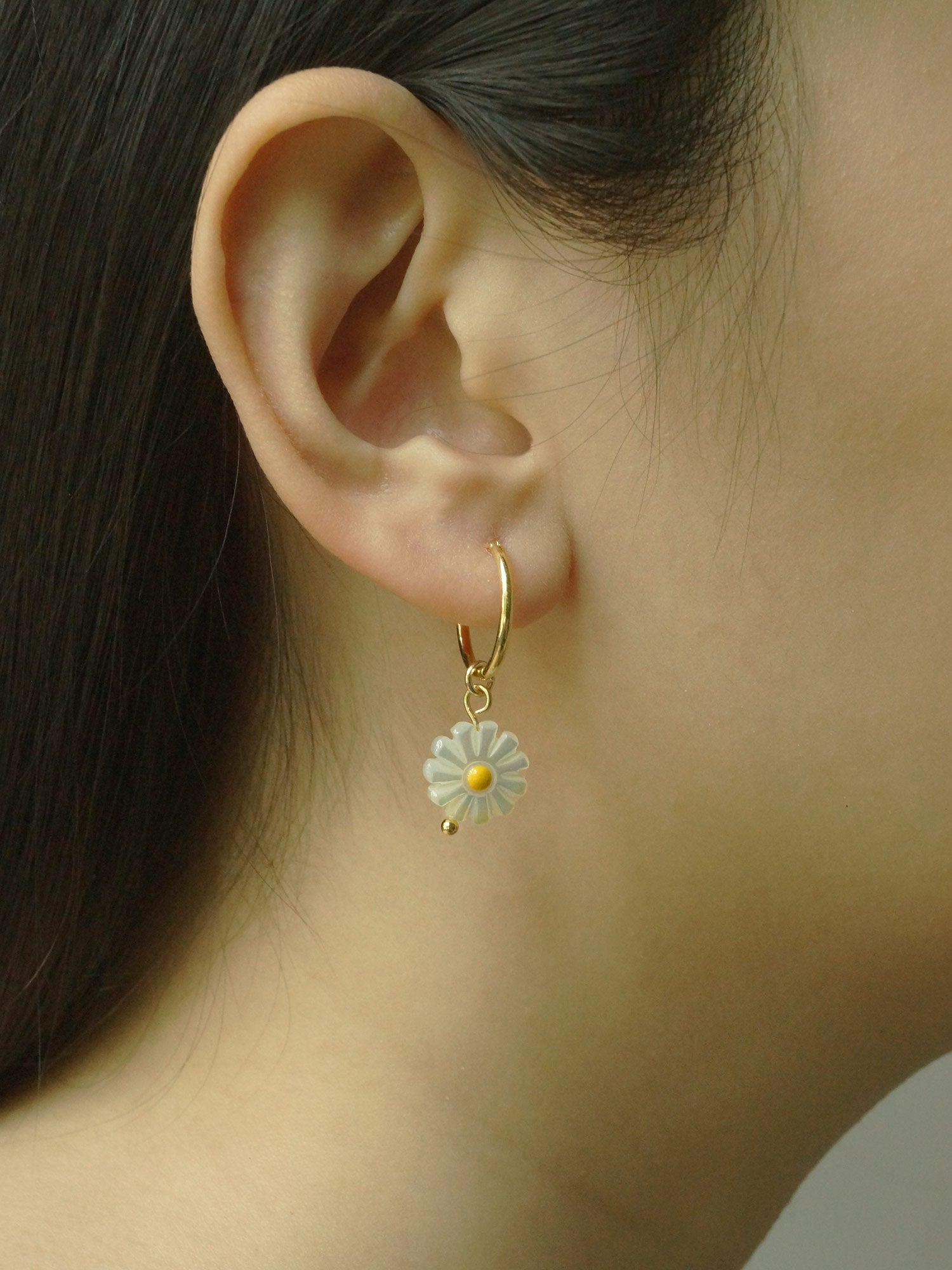Daisy Hoops - Coquille Naturelle