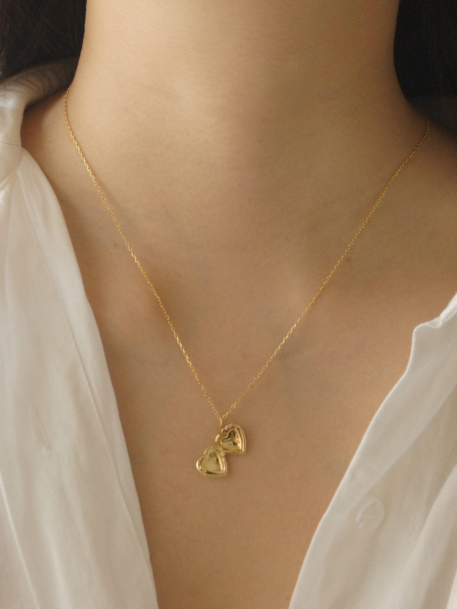 ELLIE Locket Necklace *18K Gold-plated