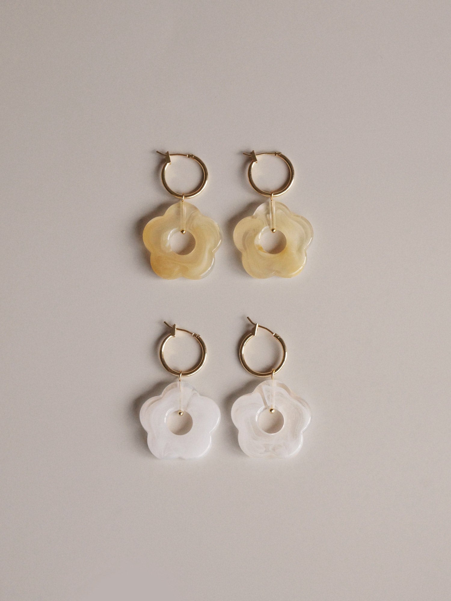 Little Flower Hoops - Marbled White *18K Gold-plated