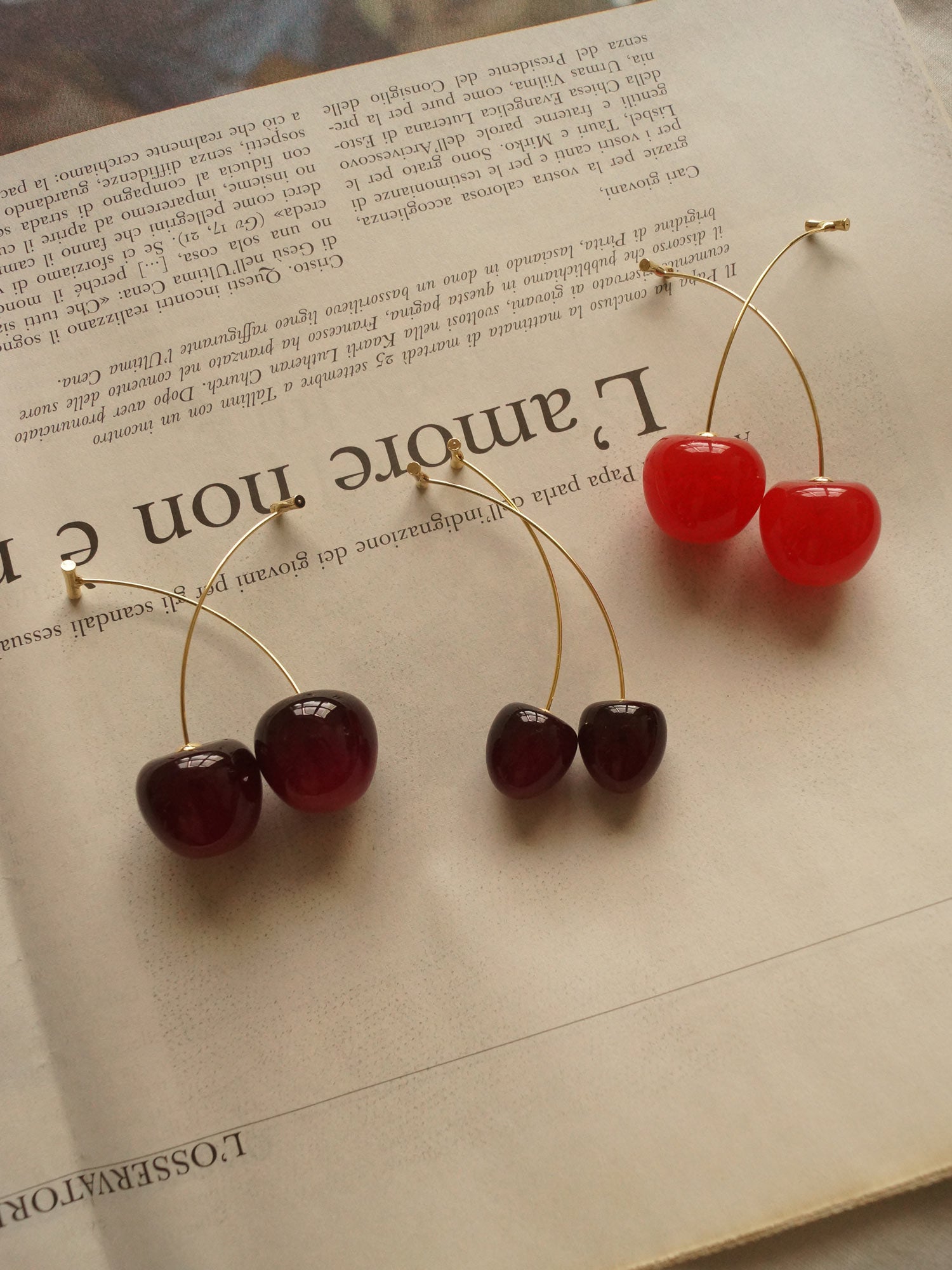 Boucles d'oreilles Petit Cherié (Cerise) *Tiges plaquées or