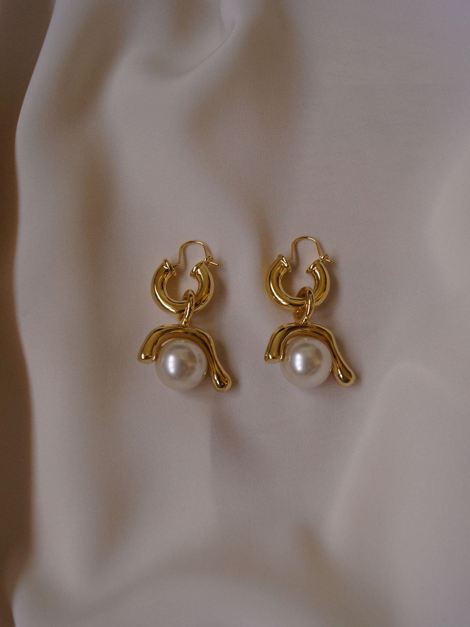 Leta Pearl Earrings