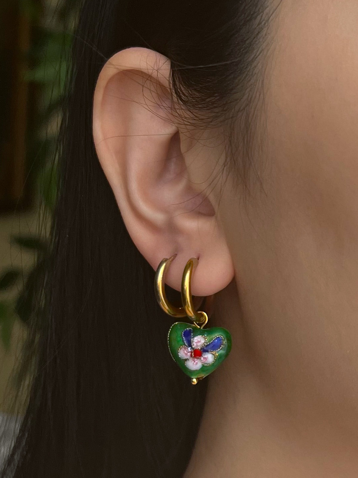 Heart-shaped Green Flower Cloisonne Mismatched Hoops