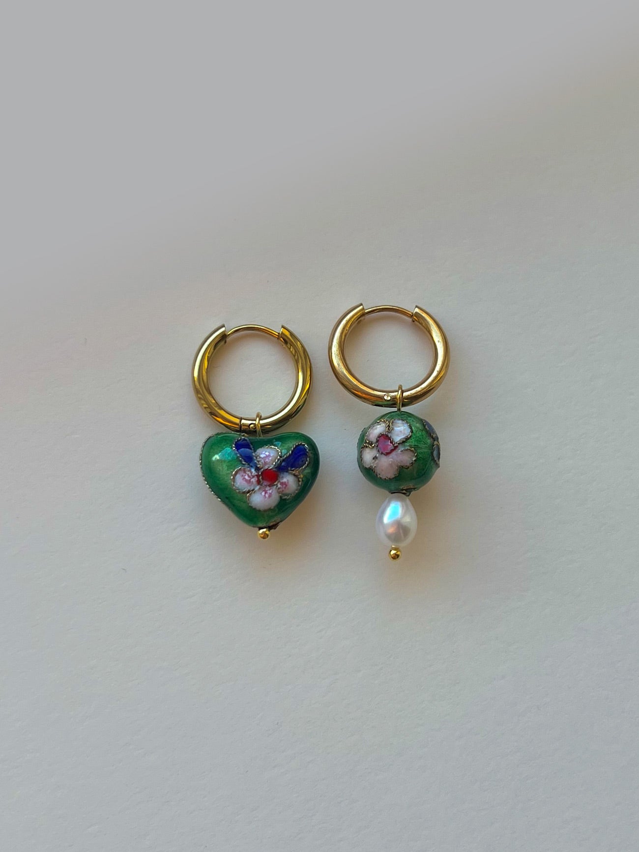 Heart-shaped Green Flower Cloisonne Mismatched Hoops
