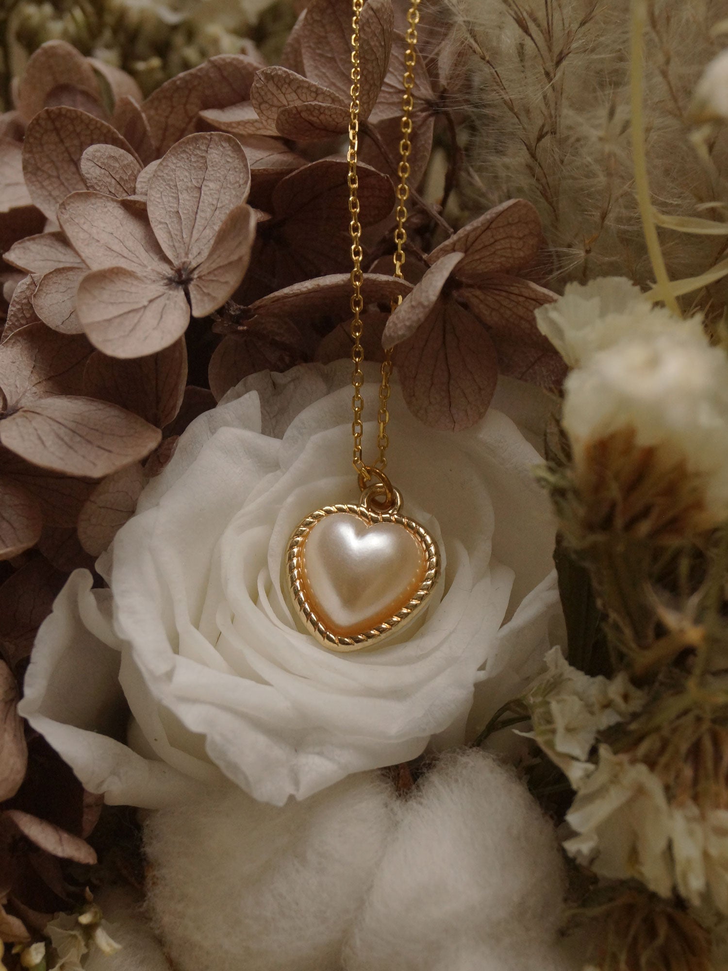 LILITH Heart Pearl Necklace *18K Gold-plated