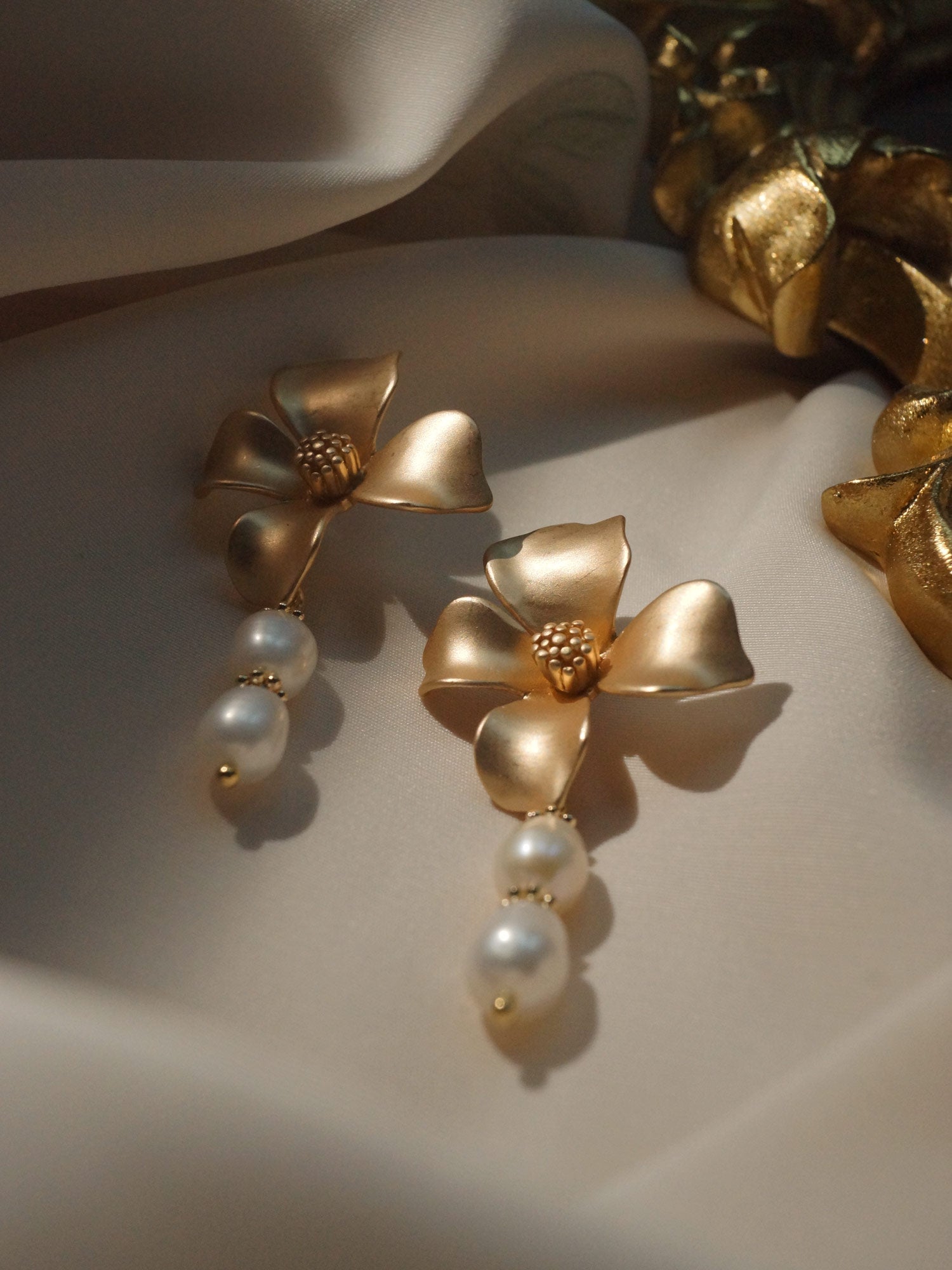 Boucles d'oreilles Lou Flower *Plaqué or 18 carats
