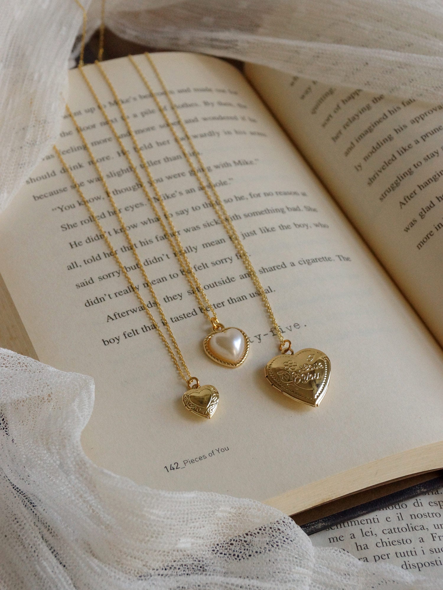 ELLIE Locket Necklace