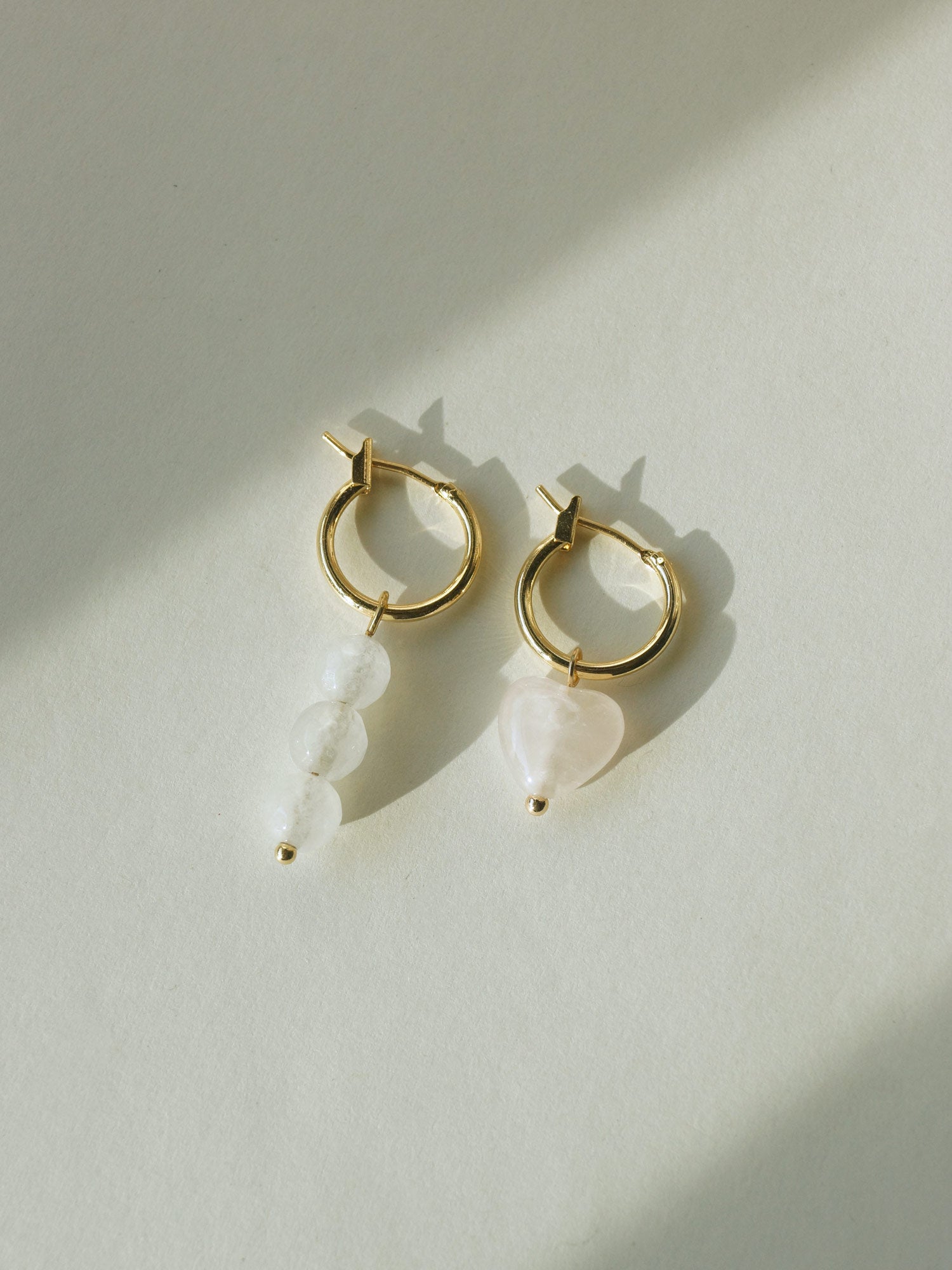 Little Stone Heart Mismatched Hoops - Pink/White