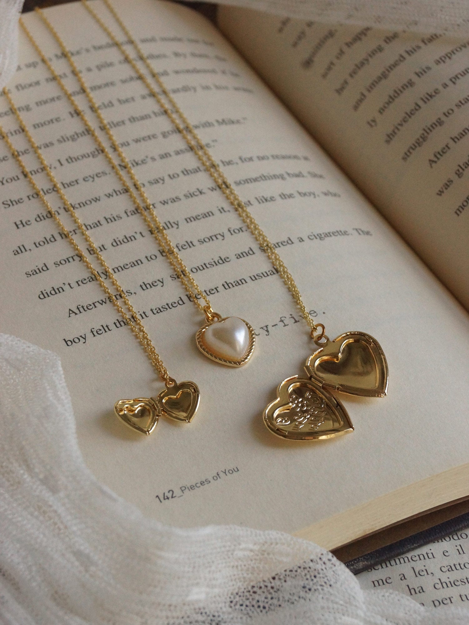 LILITH Heart Pearl Necklace