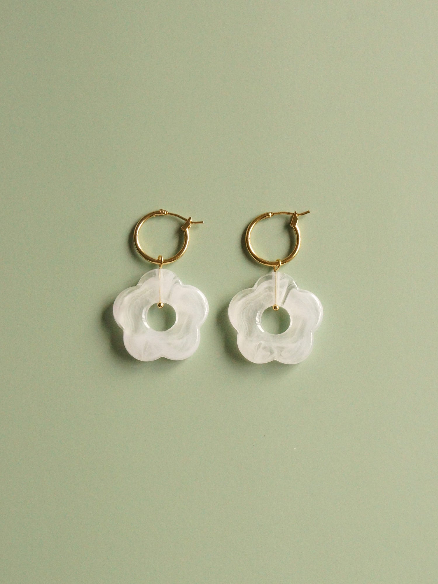 Little Flower Hoops - Marbled White *18K Gold-plated