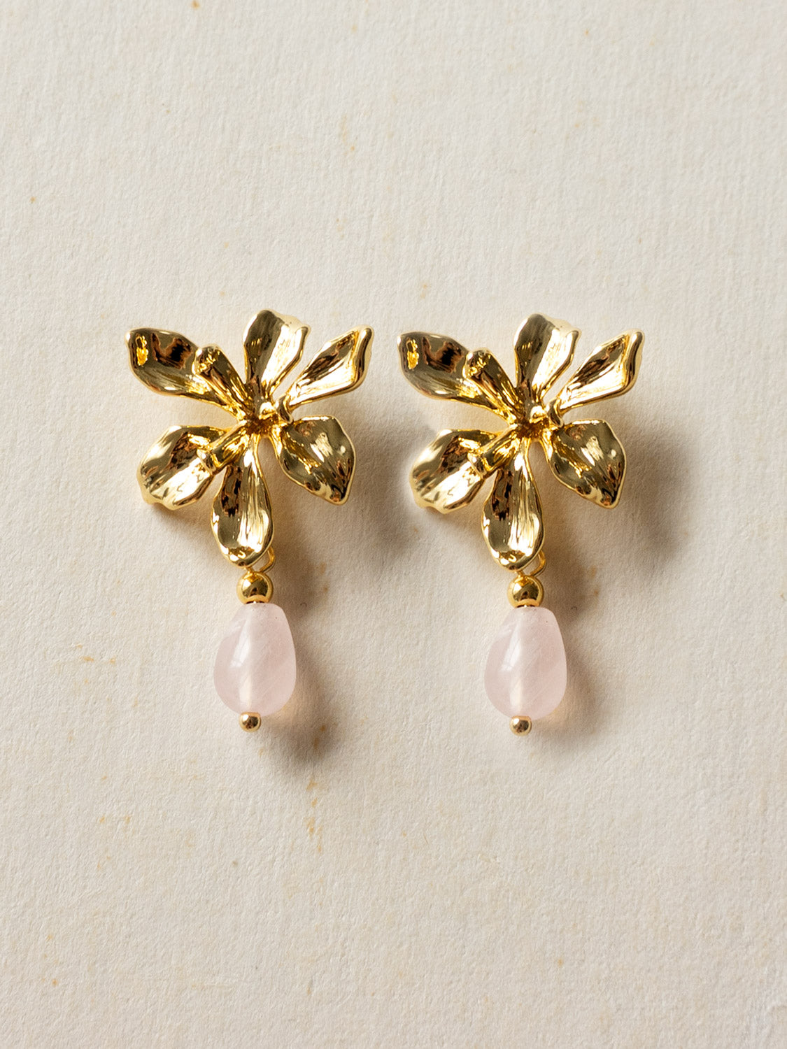 Flower Earstuds With Teardrop Rose Quartz   Gold