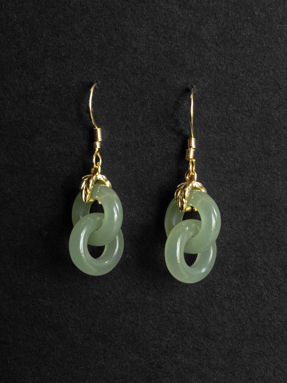 Intertwined Jade Donuts Earrings3