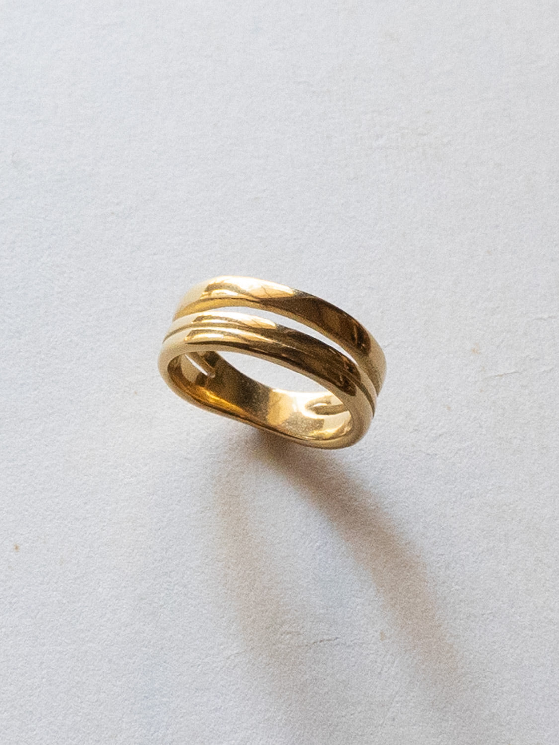 Intertwined Ring   Gold1