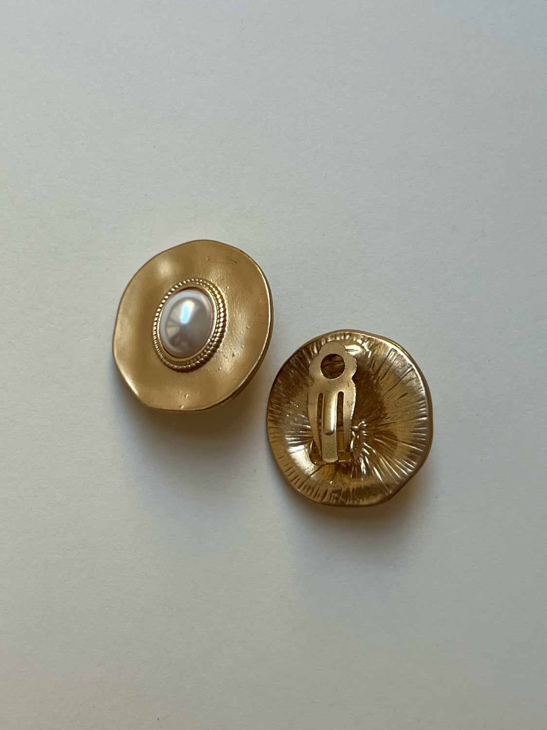 Matte Gold Pearl Eye Clip-Ons (Vintage)