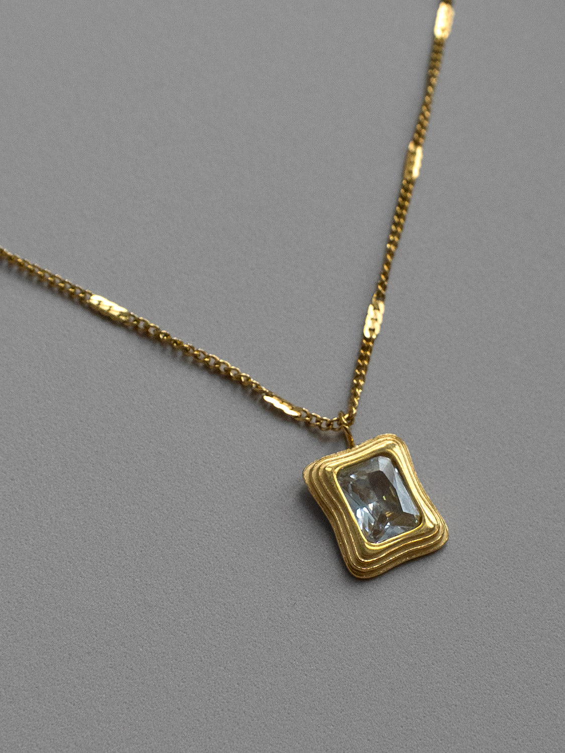 Mirror of Eternity Necklace - Clear Gemstone