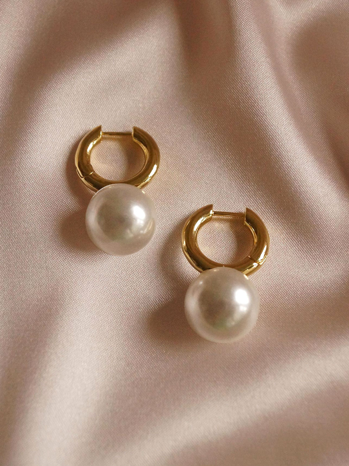 Moria Pearl Earrings1