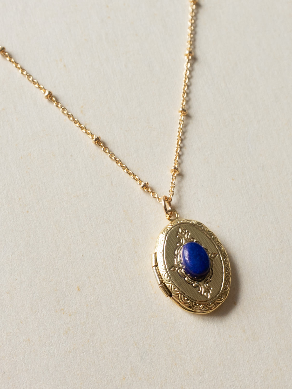 Oval Locket Pendant Necklace   Lapis Lazuli