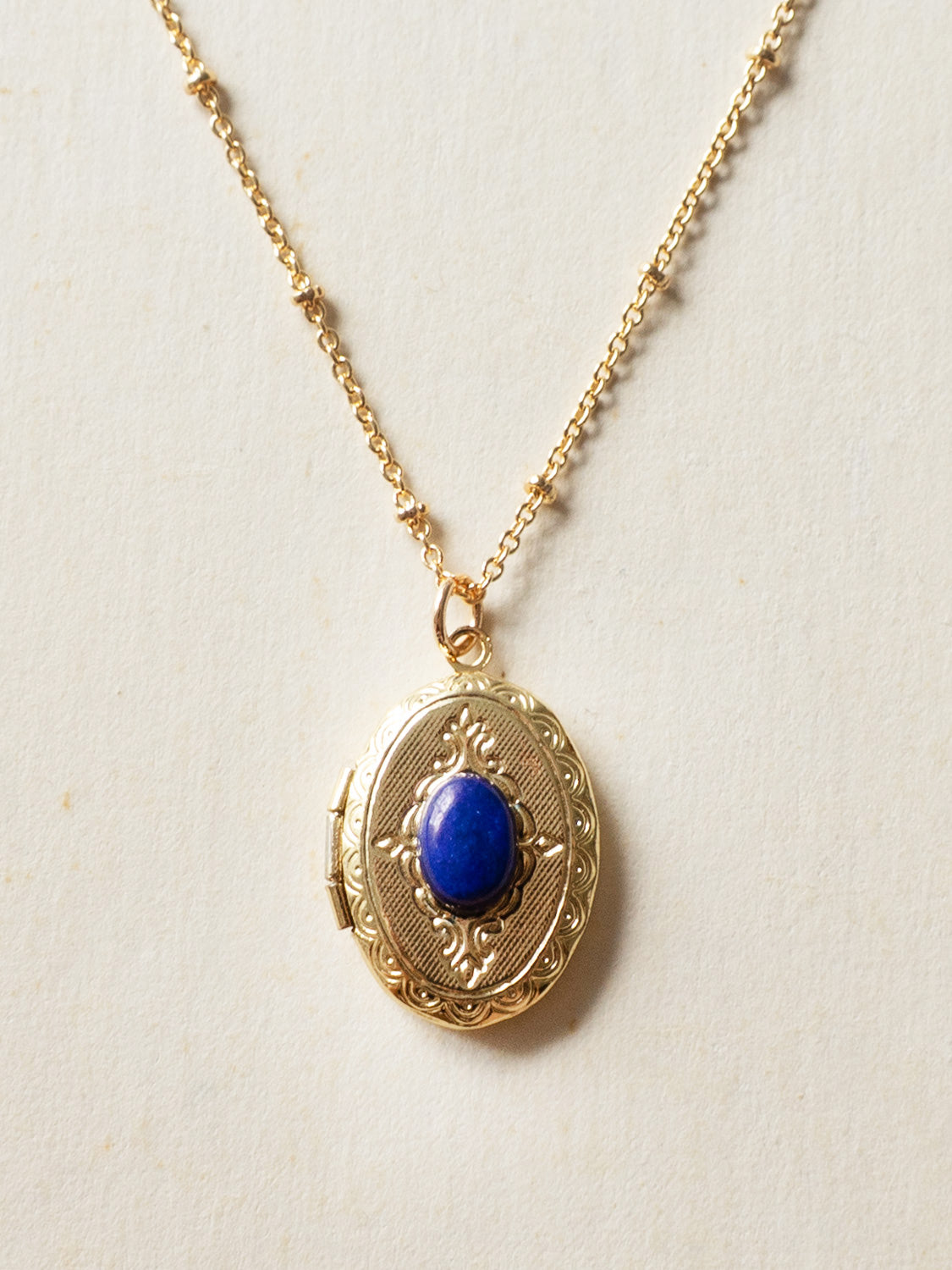 Oval Locket Pendant Necklace   Lapis Lazuli2 2e0dcfe0 fd8e 4c2c 9050 4667ba998c5d