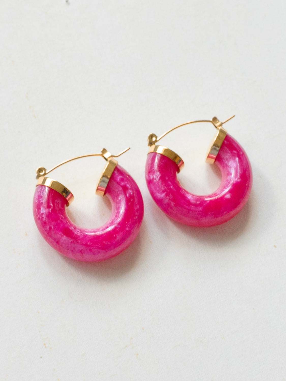 Round Resin Hoops   Magenta2