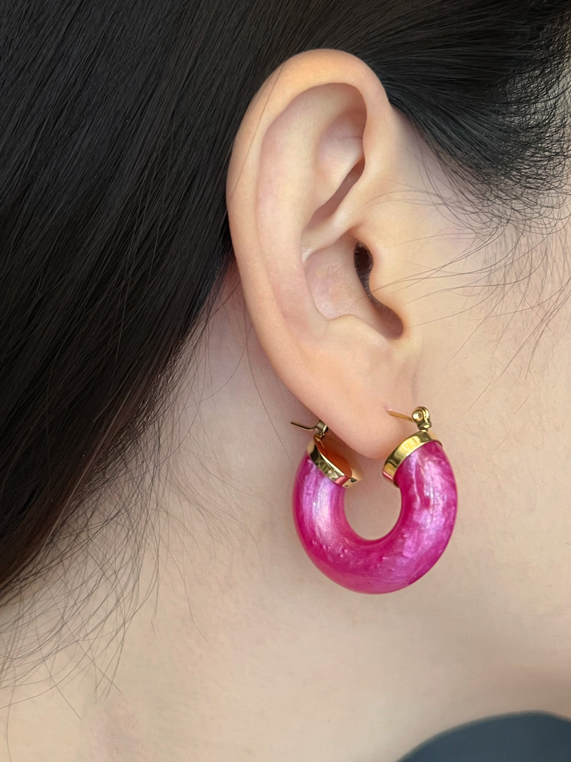 Round Resin Hoops - Magenta