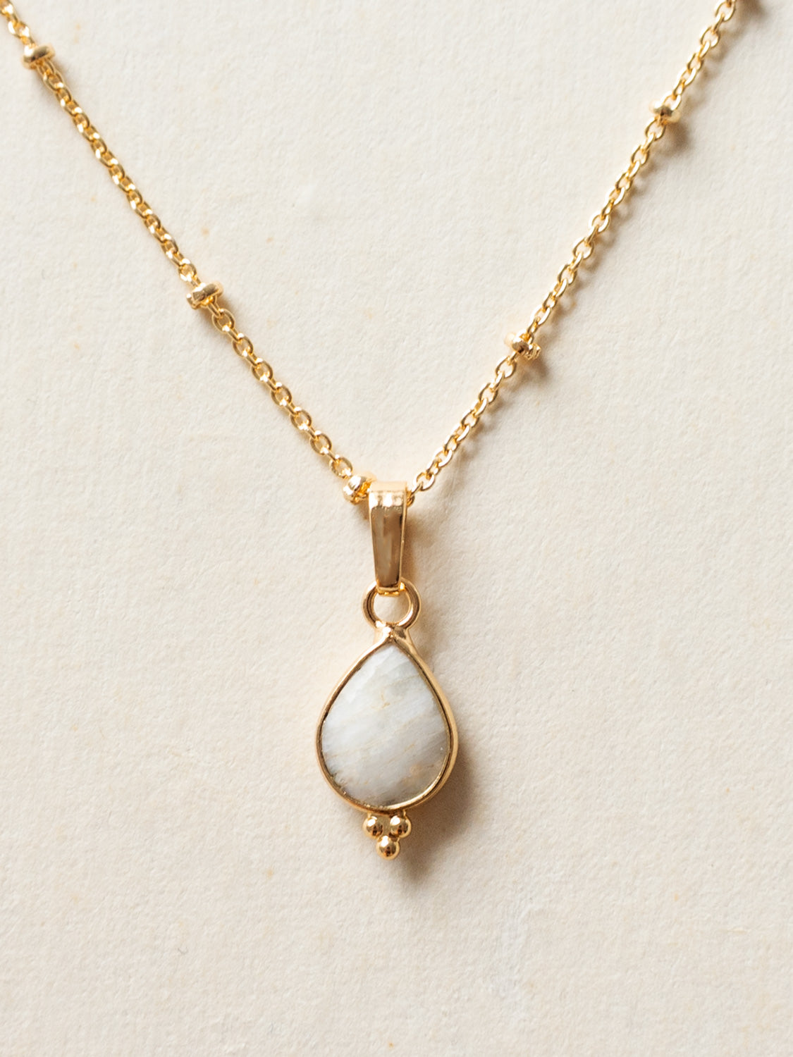 Spiritborn Necklace   White Jade ee0e125b e9f2 4db7 9f06 9fa24186bc36