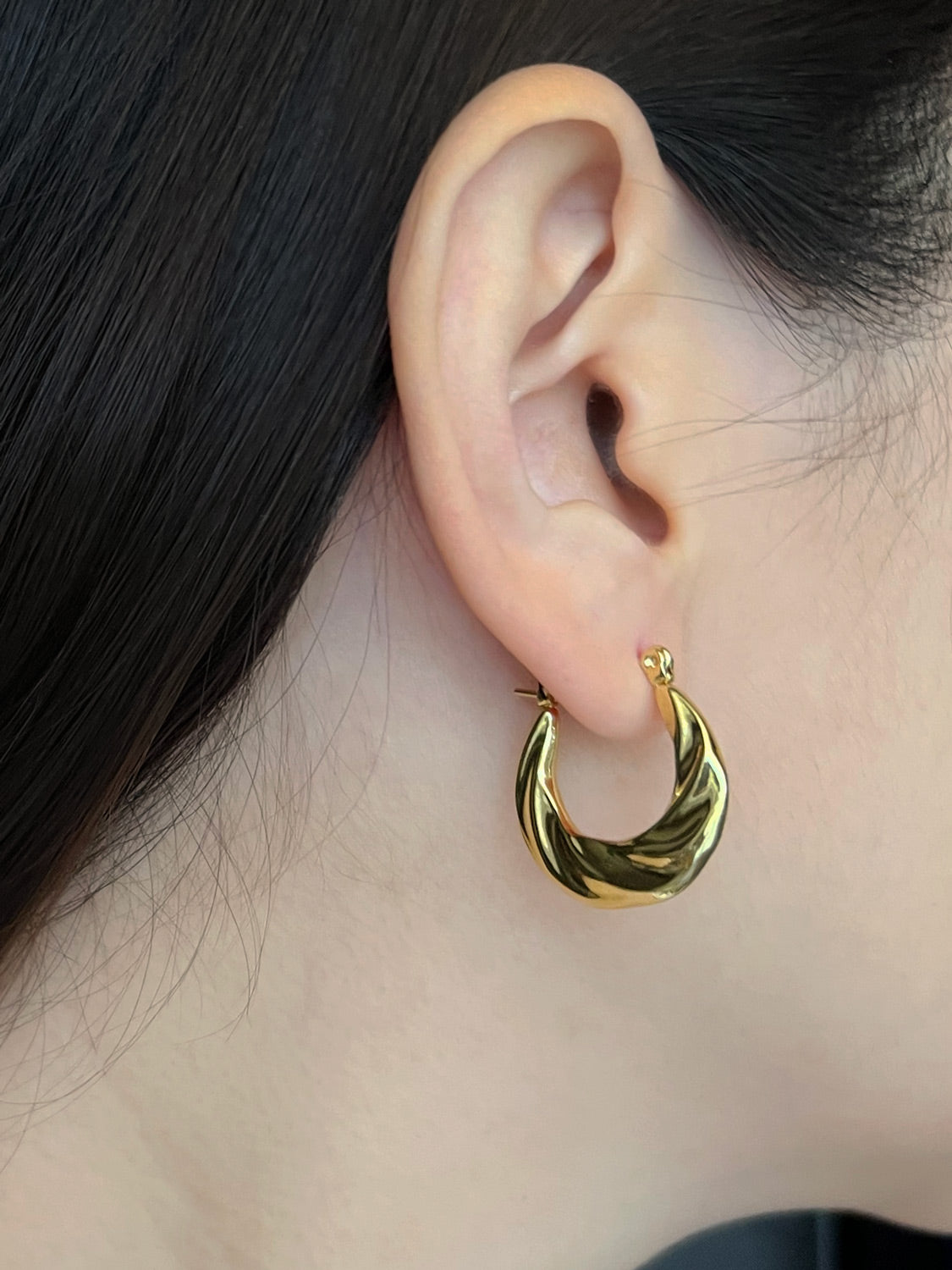 Strokes Patterned Hoops   Stainless Steel  Gold2 b628db18 203e 435d be11 ab68dd1e2312